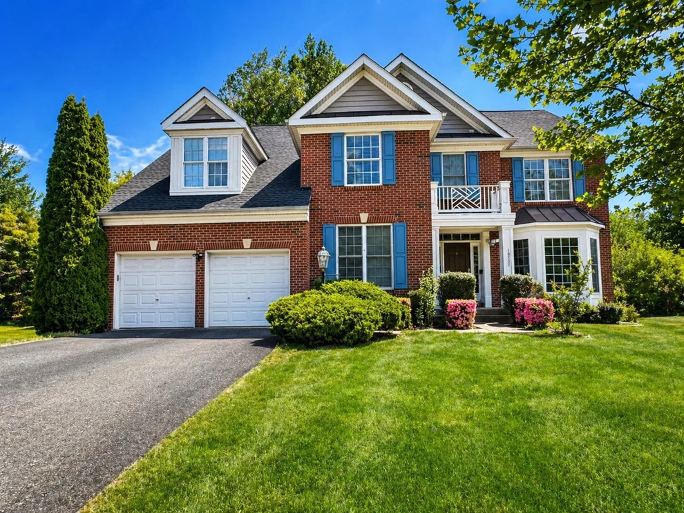 Unit for sale at 19237 POTOMAC CREST DRIVE, TRIANGLE, VA 22172