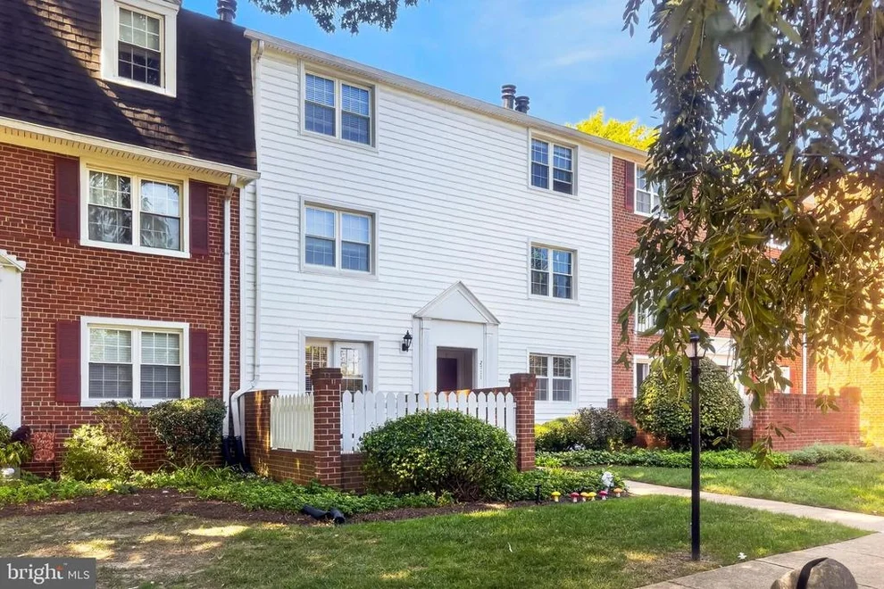 Unit for sale at 2711 S WALTER REED DRIVE, ARLINGTON, VA 22206