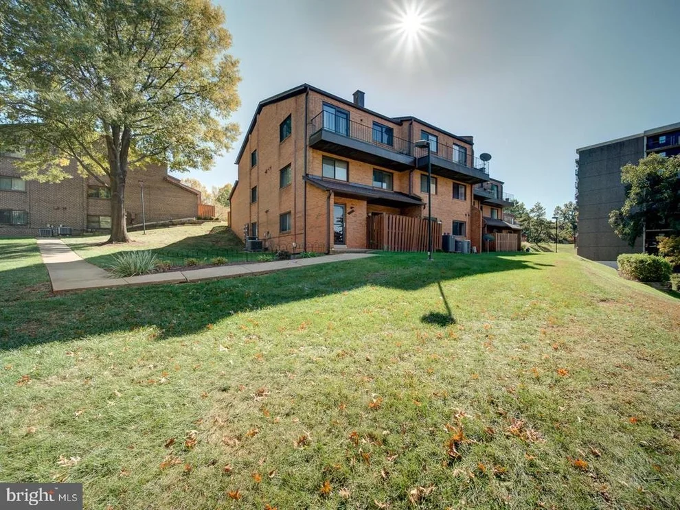 Unit for sale at 3459 SUMMIT COURT NE, WASHINGTON, DC 20018