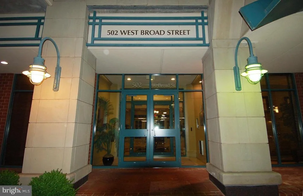 Unit for sale at 502 BROAD STREET W, FALLS CHURCH, VA 22046