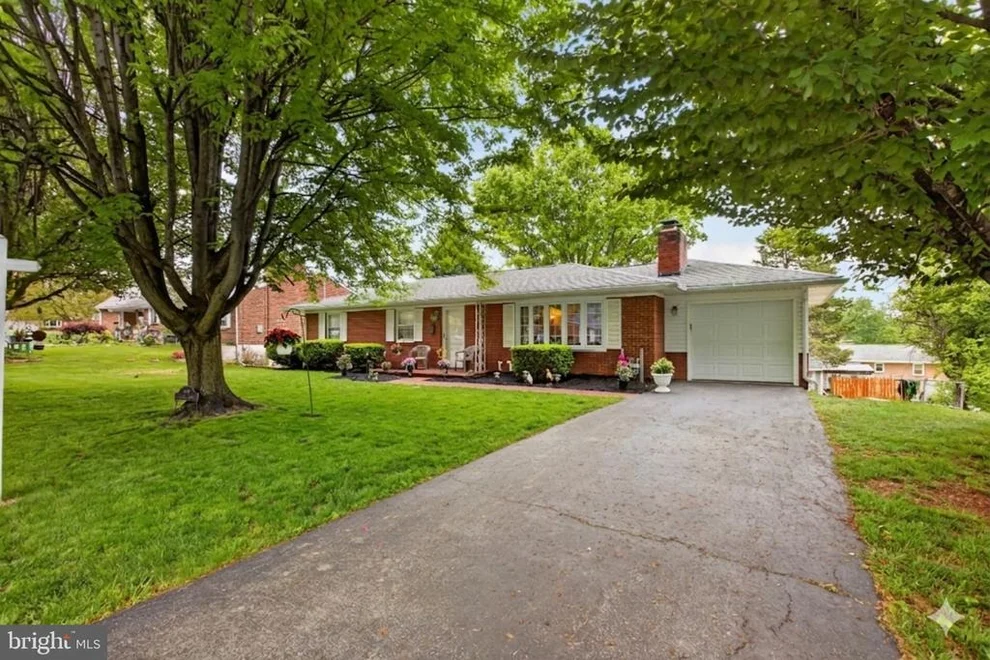 Unit for sale at 227 DAYCOTAH AVENUE, HAGERSTOWN, MD 21740