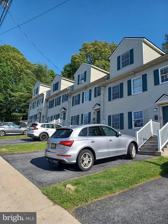 Unit for sale at 302 W 8TH STREET, BETHLEHEM, PA 18015