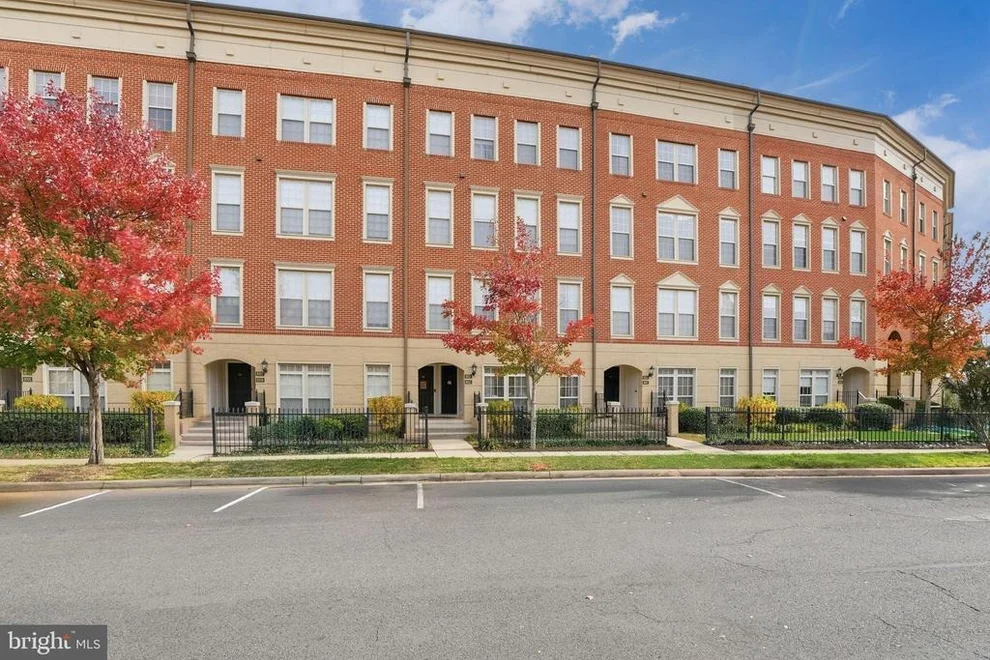 Unit for sale at 8013 CRESCENT PARK DRIVE, GAINESVILLE, VA 20155