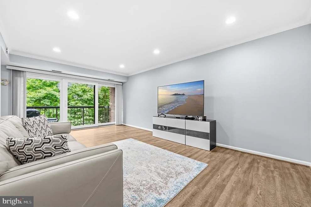 Unit for sale at 9715 KINGS CROWN COURT, FAIRFAX, VA 22031