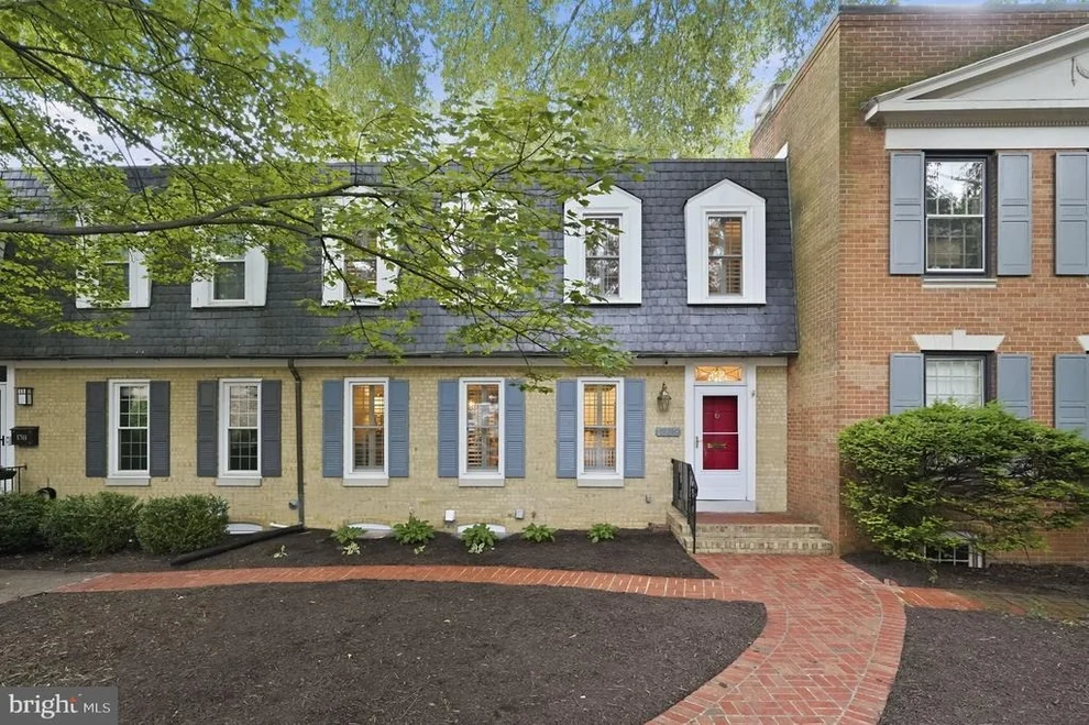 Unit for sale at 1309 N LYNNBROOK DRIVE, ARLINGTON, VA 22201