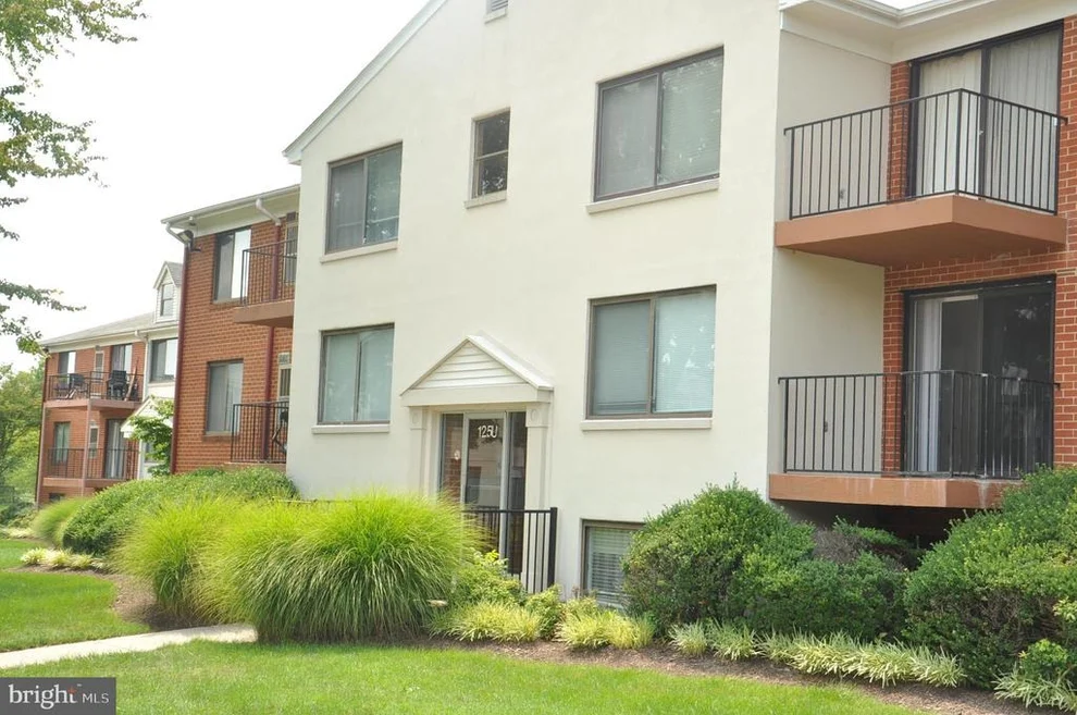 Unit for sale at 125 CLUBHOUSE DRIVE SW, LEESBURG, VA 20175