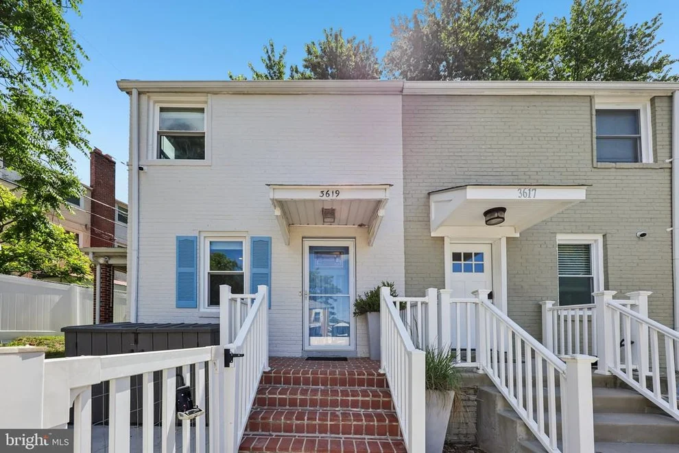 Unit for sale at 3619 S FOUR MILE RUN, ARLINGTON, VA 22206