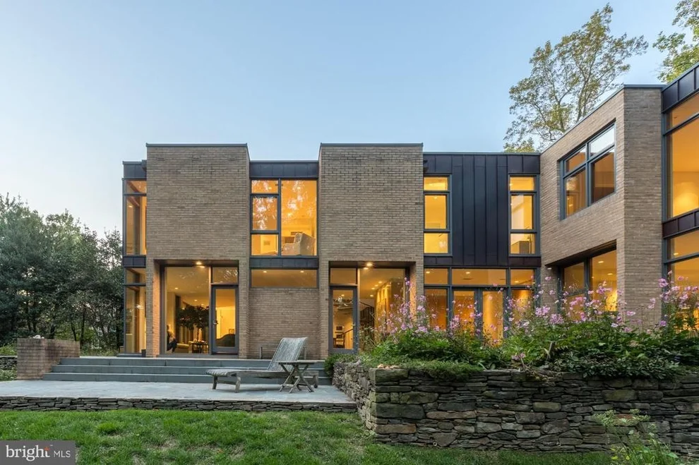 Unit for sale at 400 CHAIN BRIDGE ROAD, MCLEAN, VA 22101