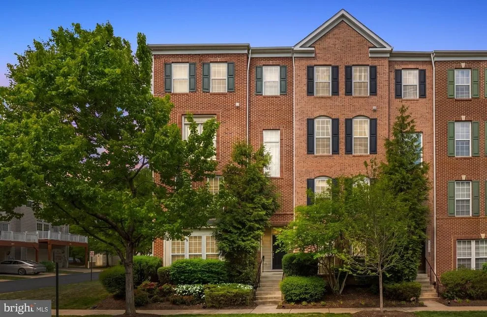 Unit for sale at 2111 ABBOTTSBURY WAY, WOODBRIDGE, VA 22191