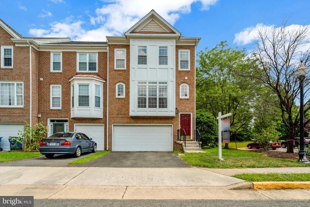 Unit for sale at 25206 DUNVEGAN SQUARE, CHANTILLY, VA 20152