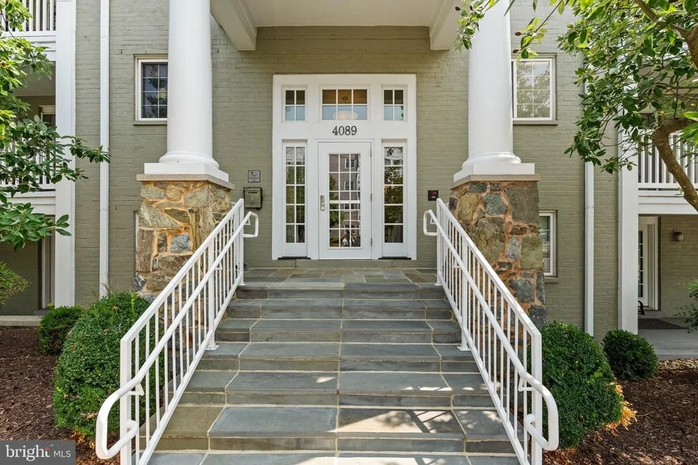 Unit for sale at 4089 S FOUR MILE RUN DRIVE, ARLINGTON, VA 22204