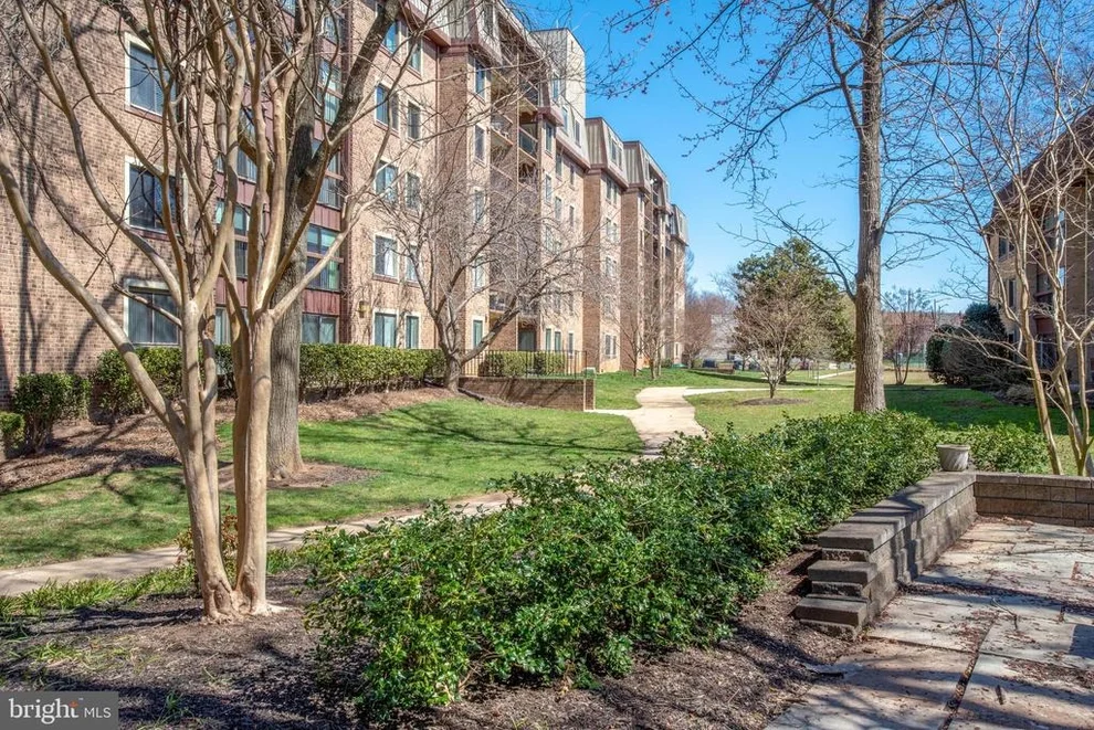 Unit for sale at 2817 JERMANTOWN ROAD, OAKTON, VA 22124