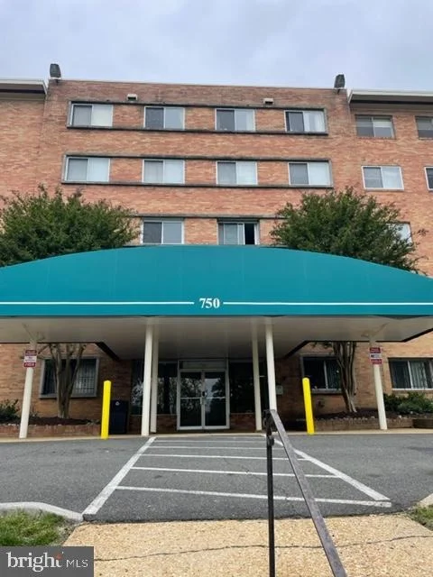 Unit for sale at 750 S DICKERSON STREET, ARLINGTON, VA 22204