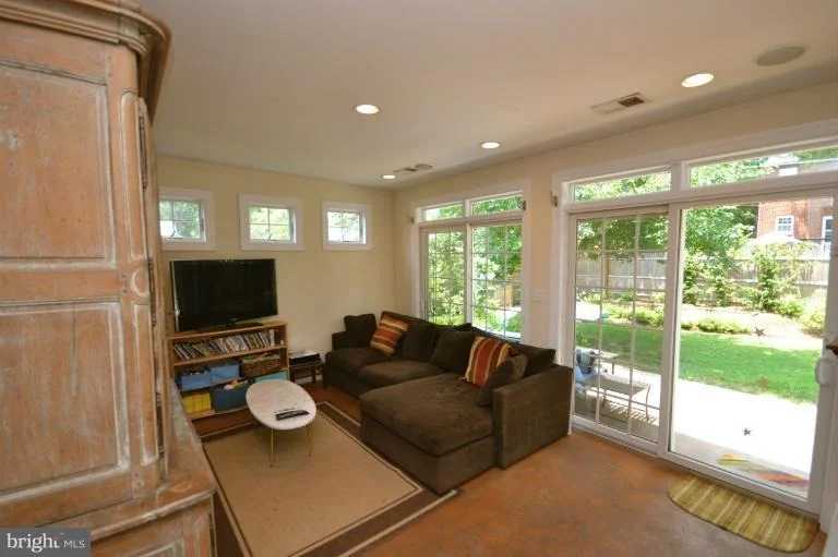 Unit for sale at 100 MAPLE STREET E, ALEXANDRIA, VA 22301