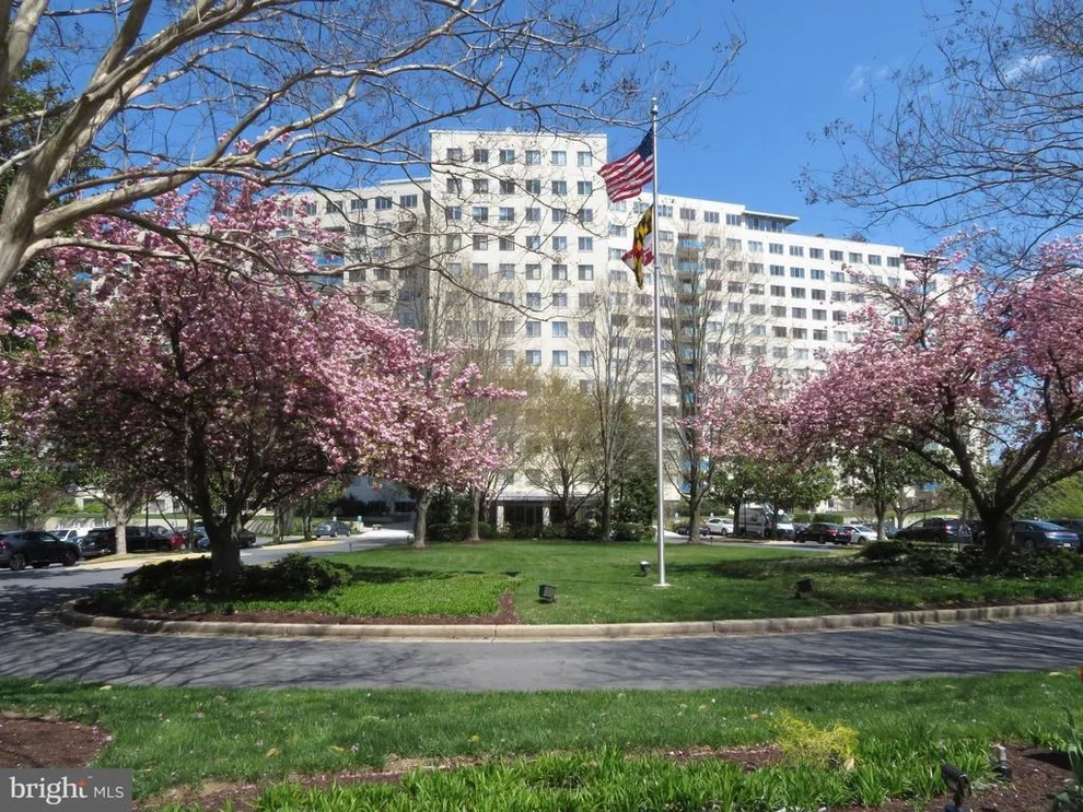 Unit for sale at 10201 GROSVENOR PLACE, ROCKVILLE, MD 20852