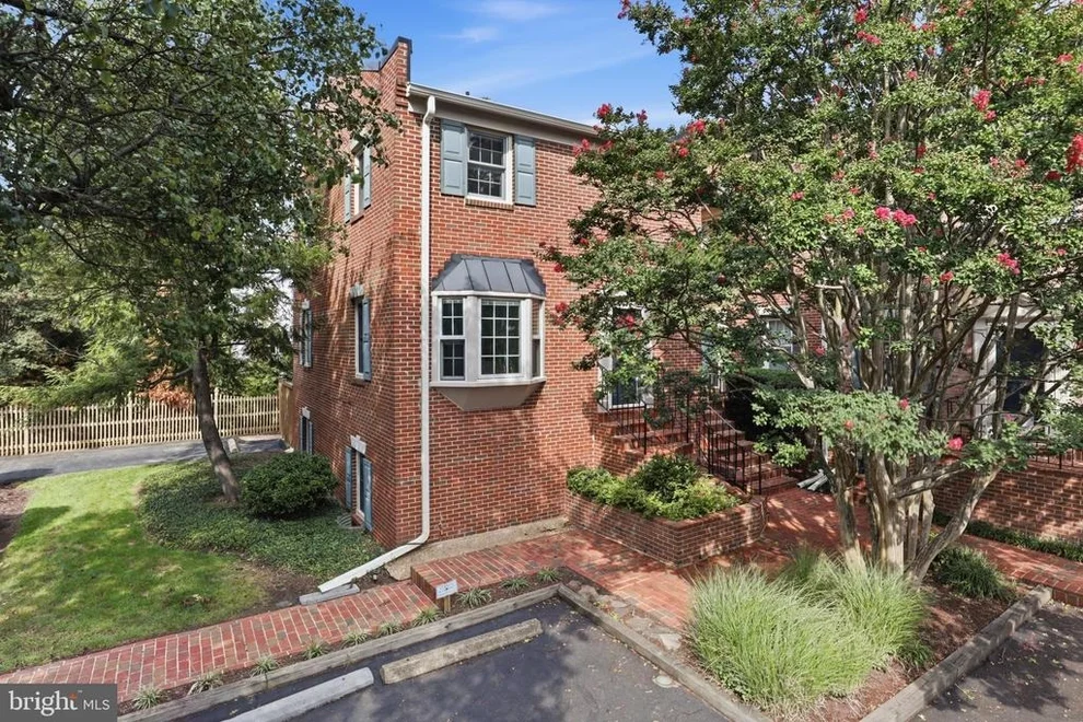 Unit for sale at 2133 N LINCOLN STREET, ARLINGTON, VA 22207