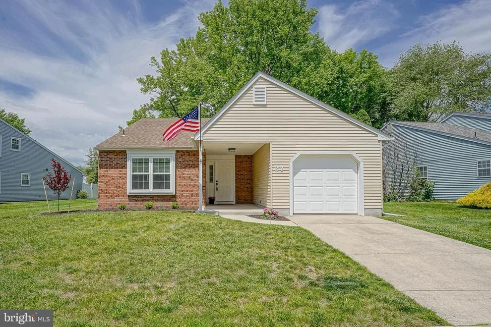 Unit for sale at 27 LAKEBRIDGE DRIVE, DEPTFORD, NJ 08096