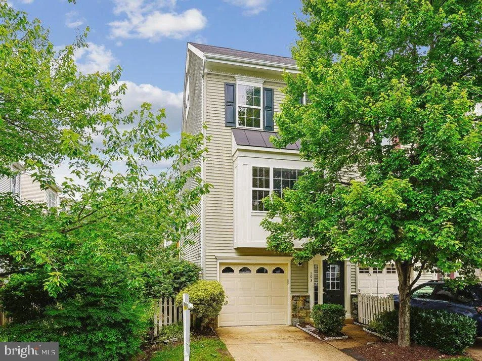 Unit for sale at 103 MEADOWS LANE, ALEXANDRIA, VA 22304
