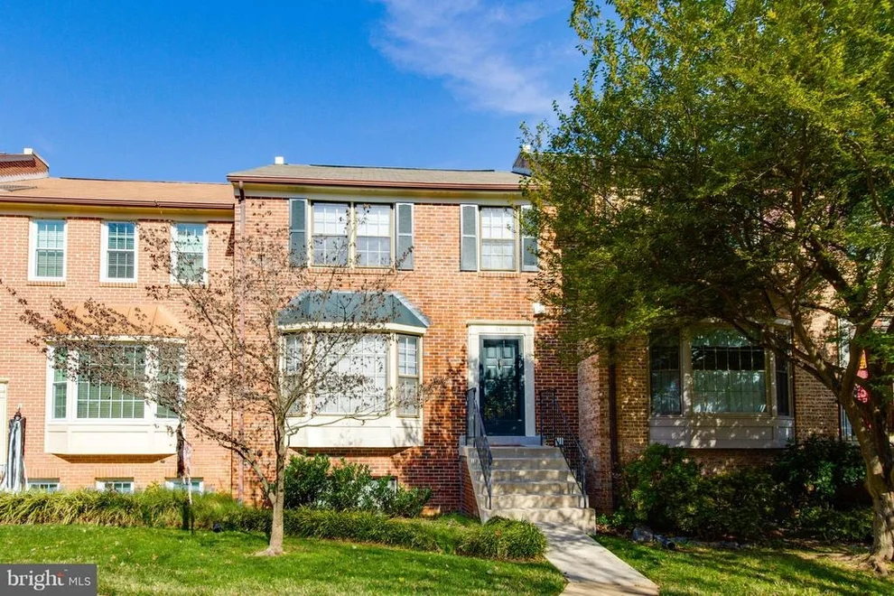 Unit for sale at 2839 SUTTON OAKS LANE, VIENNA, VA 22181