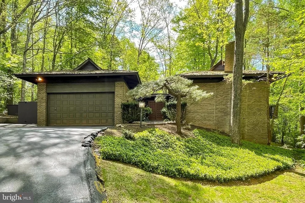 Unit for sale at 8621 TEBBS LANE, MCLEAN, VA 22102