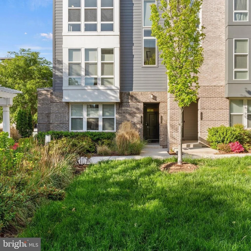 Unit for sale at 13385 LAUNDERS STREET, HERNDON, VA 20171