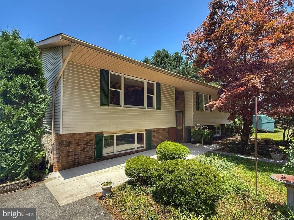 Unit for sale at 4 MARTZ ROAD, SYKESVILLE, MD 21784