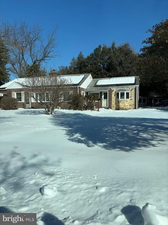 Unit for sale at 203 ROLLING GREEN AVENUE, NEW CASTLE, DE 19720