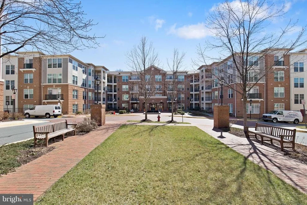 Unit for sale at 2903 SAINTSBURY PLAZA, FAIRFAX, VA 22031