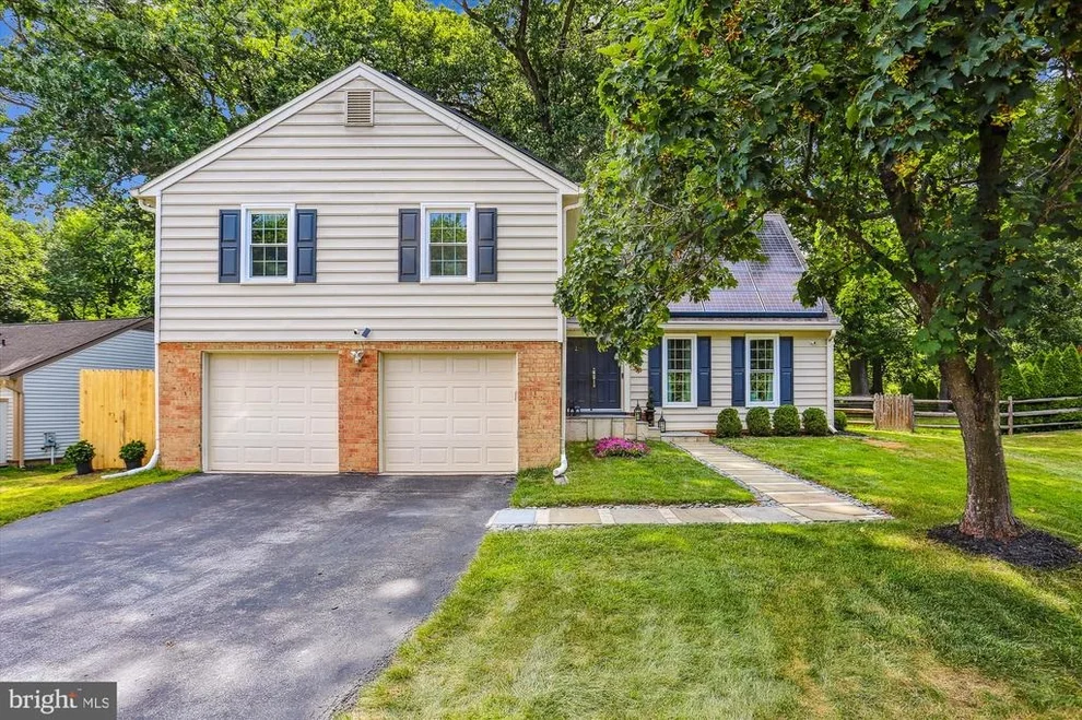 Unit for sale at 10032 DELLCASTLE ROAD, MONTGOMERY VILLAGE, MD 20886