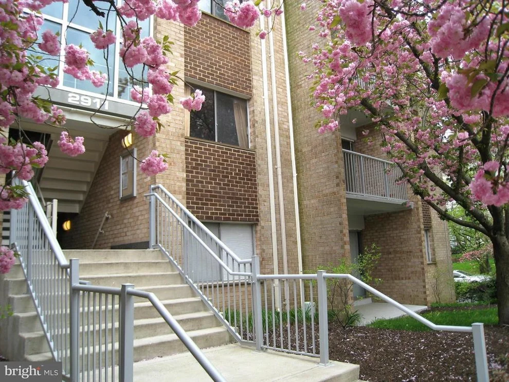 Unit for sale at 2911 CHARING CROSS ROAD, FALLS CHURCH, VA 22042