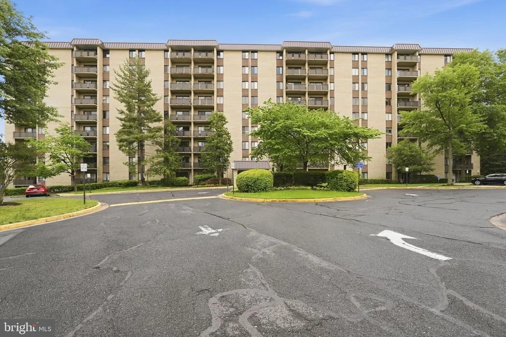 Unit for sale at 3101 S MANCHESTER STREET, FALLS CHURCH, VA 22044