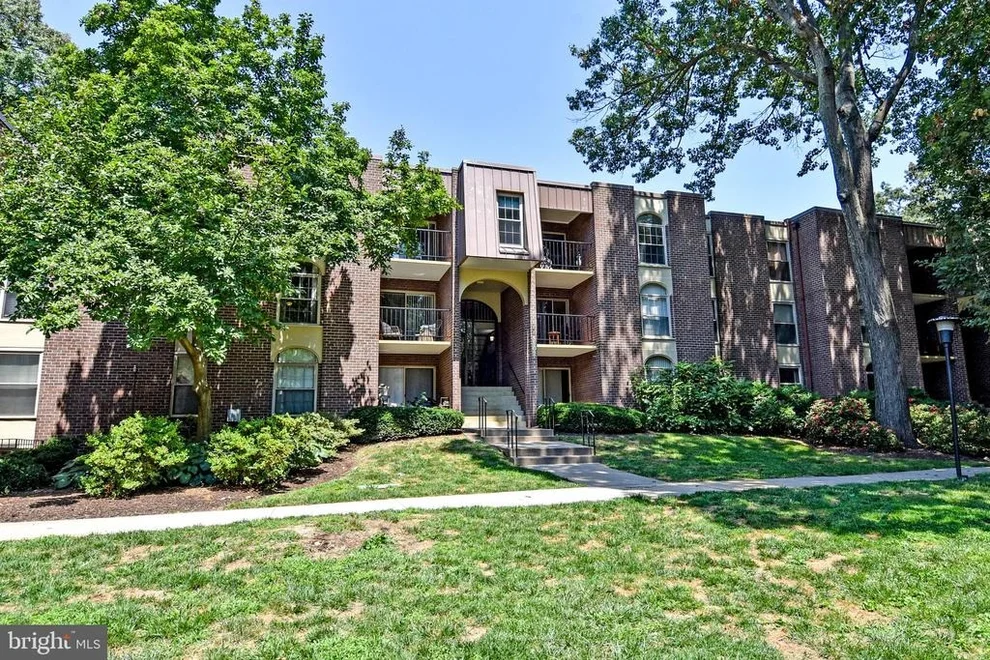 Unit for sale at 3302 WOODBURN VILLAGE DRIVE, ANNANDALE, VA 22003
