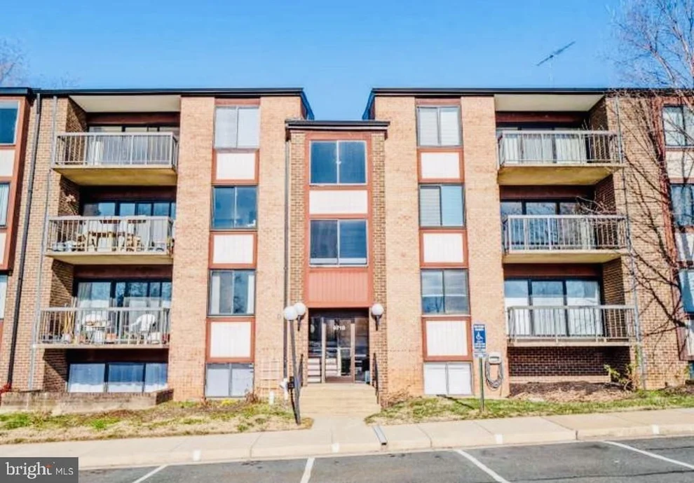 Unit for sale at 9718 KINGSBRIDGE DRIVE, FAIRFAX, VA 22031