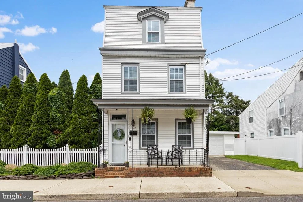 Unit for sale at 213 SAINT MARY STREET, BURLINGTON, NJ 08016