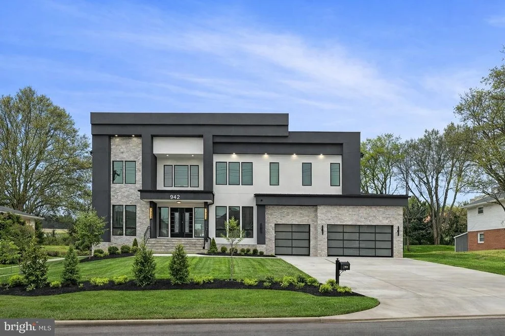 Unit for sale at 942 DEAD RUN DRIVE, MCLEAN, VA 22101