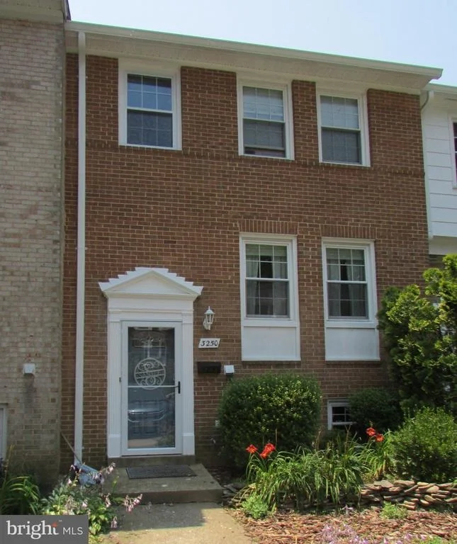 Unit for sale at 3250 LEDBURY COURT, ANNANDALE, VA 22003