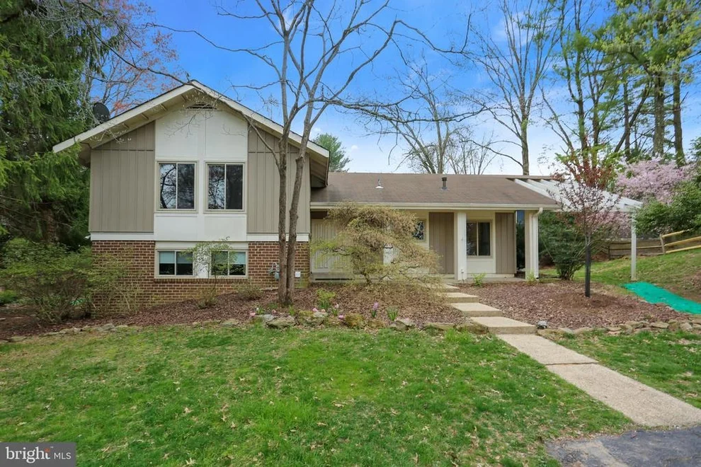 Unit for sale at 27 WAYRIDGE COURT, MONTGOMERY VILLAGE, MD 20886