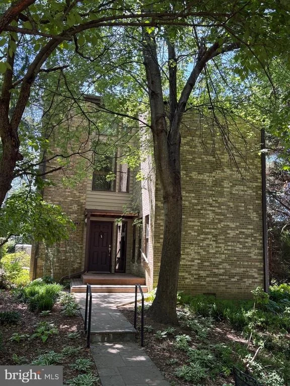 Unit for sale at 1524 PATHFINDER LANE, MCLEAN, VA 22101