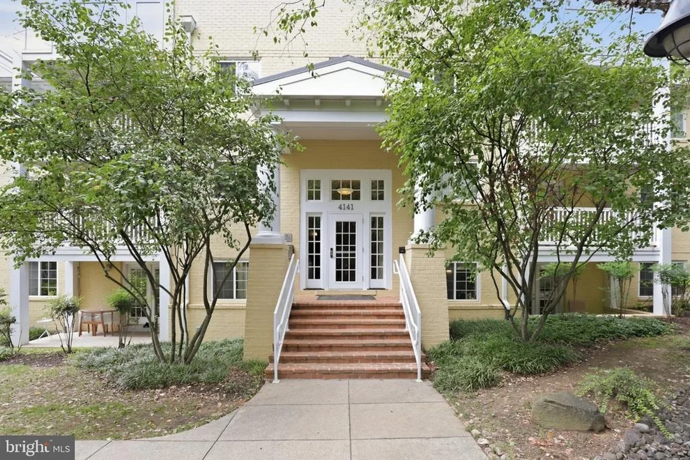 Unit for sale at 4141 S FOUR MILE RUN DRIVE, ARLINGTON, VA 22204