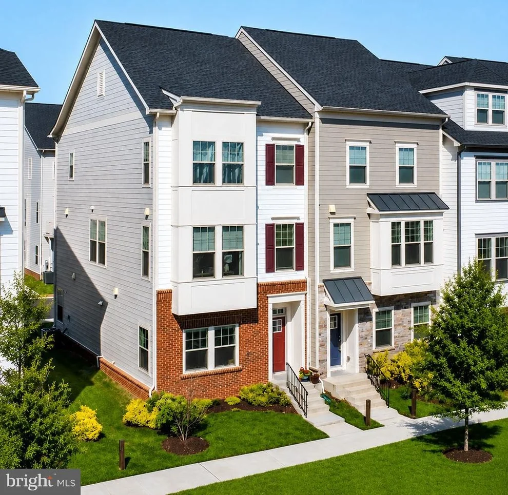 Unit for sale at 813 SAWBACK SQUARE NE, LEESBURG, VA 20176