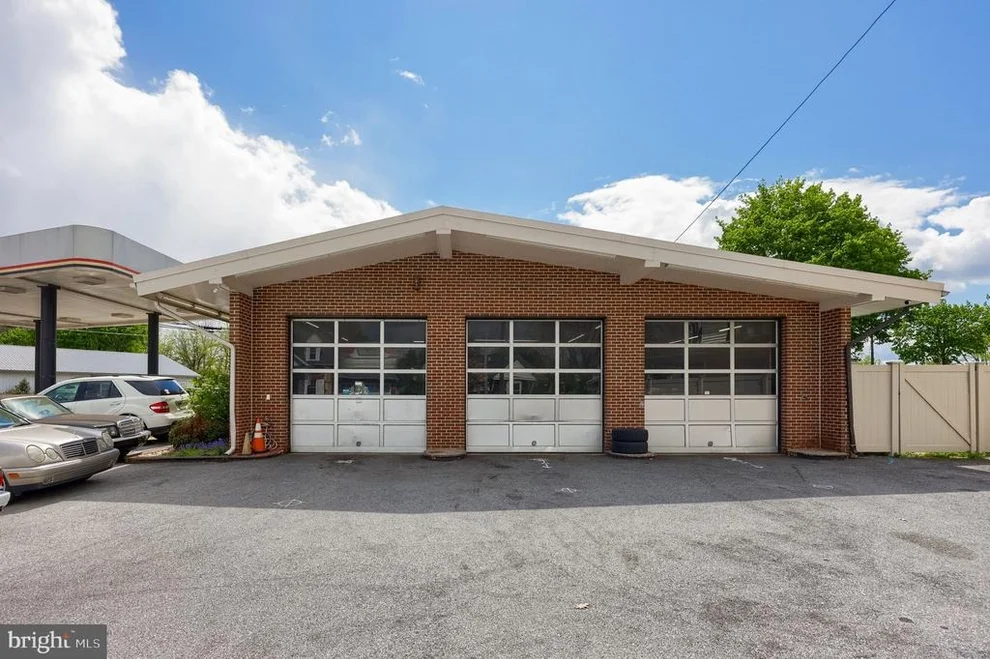 Unit for sale at 4 S STATE STREET, BROWNSTOWN, PA 17508
