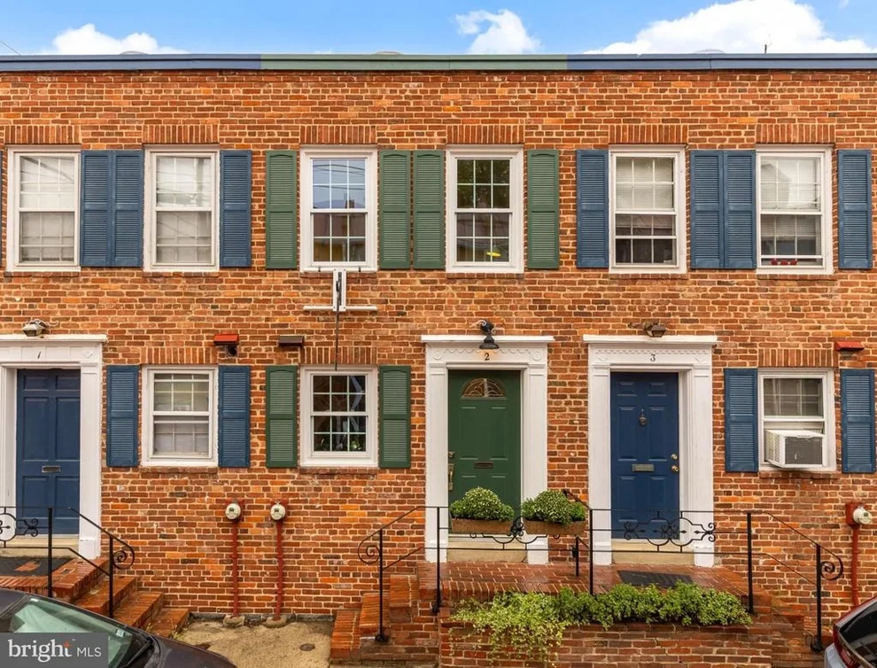 Unit for sale at 2 BROWNS COURT SE, WASHINGTON, DC 20003
