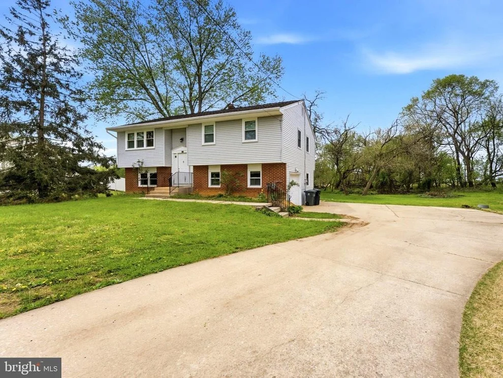 Unit for sale at 327 SYKESVILLE ROAD, WILLIAMSTOWN, NJ 08094