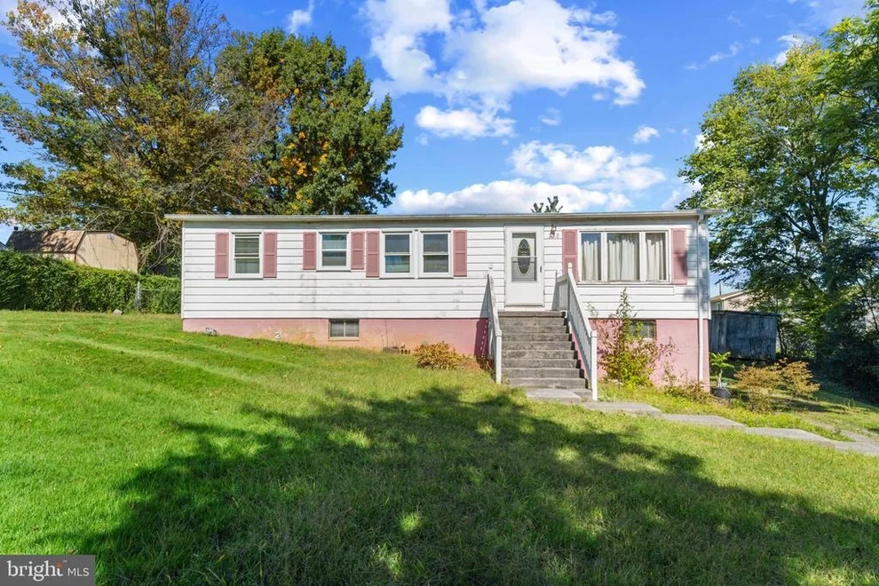 Unit for sale at 208 E 16TH STREET, FRONT ROYAL, VA 22630