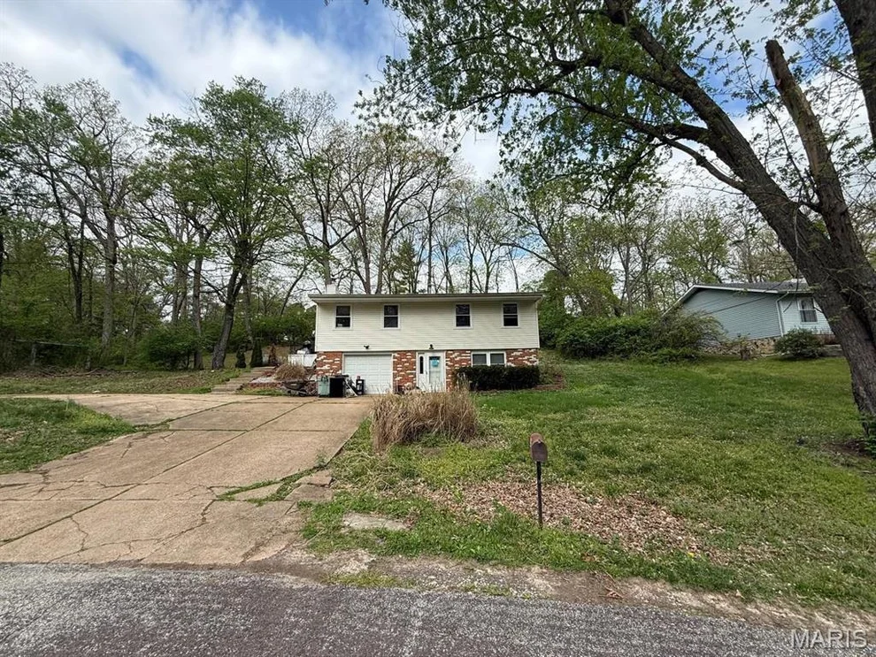 Unit for sale at 2609 Forest Lane, High Ridge, MO 63049