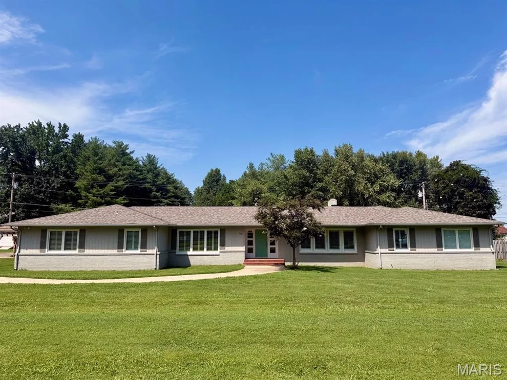 Unit for sale at 908 W Bain Street, Dexter, MO 63841