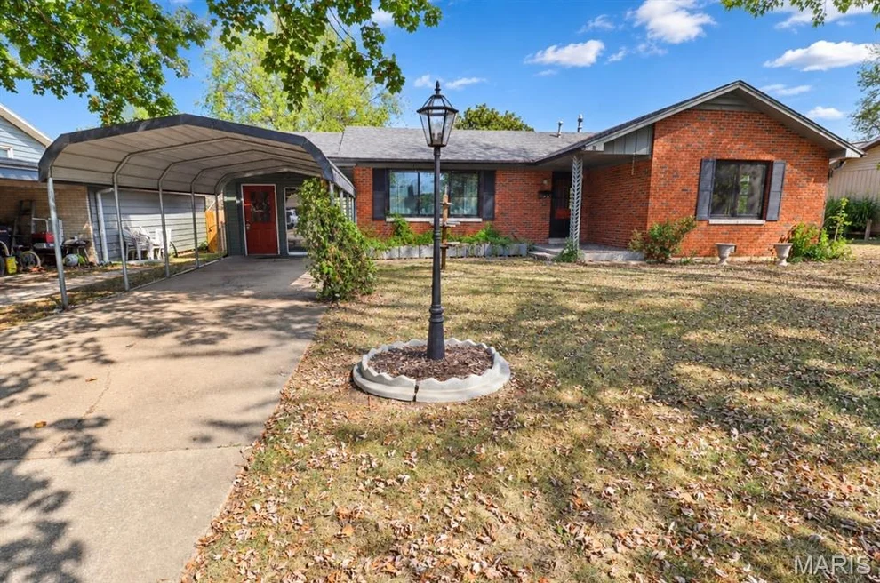 Unit for sale at 40 Willow Lane, Lebanon, MO 65536