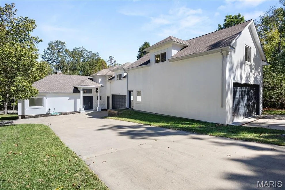 Unit for sale at 1416 Grand Point Boulevard, Sunrise Beach, MO 65079