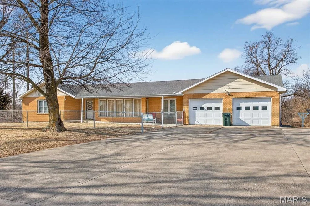 Unit for sale at 1719 N Osteopathy, Kirksville, MO 63501