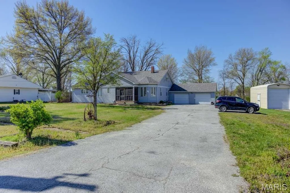 Unit for sale at 721 S Walker Street, Montgomery City, MO 63361